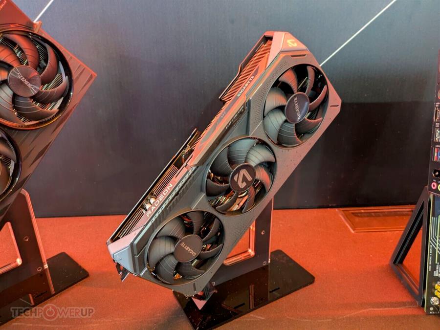 Placa GIGABYTE Radeon RX 9070 GAMING OC 16Gb